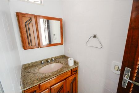 Apartamento à venda com 100m², 2 quartos e 2 vagasBanheiro da Suíte