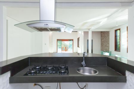 Casa à venda com 529m², 4 quartos e 7 vagas Casa à venda com 529m², 4 quartos e 7 vagasCozinha