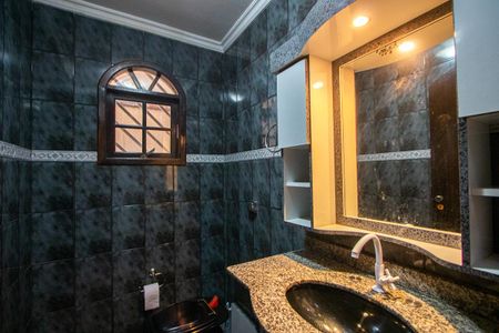 Casa à venda com 252m², 3 quartos e 2 vagas Casa à venda com 252m², 3 quartos e 2 vagasLavabo