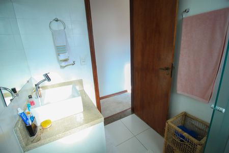 Casa à venda com 184m², 3 quartos e 3 vagas Casa à venda com 184m², 3 quartos e 3 vagasBanheiro 2