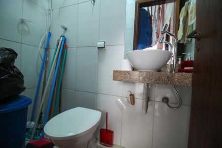 Casa à venda com 184m², 3 quartos e 3 vagas Casa à venda com 184m², 3 quartos e 3 vagasBanheiro de Serviço
