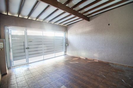 Casa à venda com 184m², 3 quartos e 3 vagas Casa à venda com 184m², 3 quartos e 3 vagasGaragem