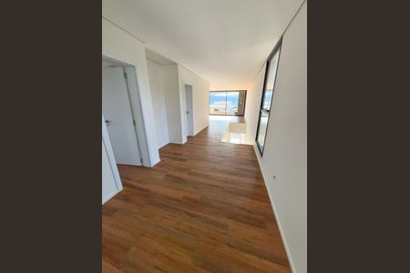 Casa à venda com 874m², 3 quartos e 6 vagasSala