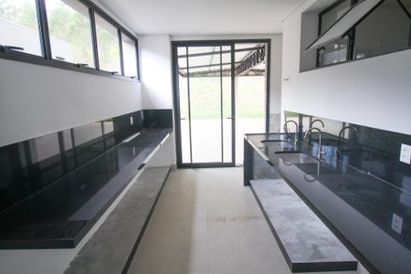 Casa à venda com 874m², 3 quartos e 6 vagasCozinha 