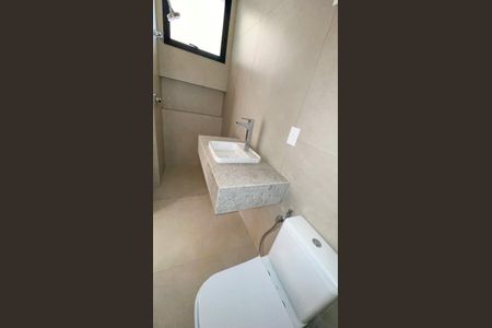 Casa à venda com 874m², 3 quartos e 6 vagasBanheiro Social