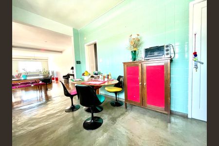 Apartamento para alugar com 138m², 3 quartos e sem vaga Apartamento para alugar com 138m², 3 quartos e sem vagaCozinha