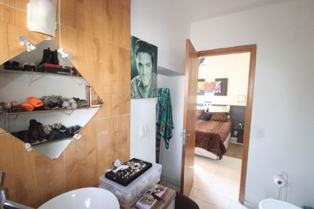 Casa à venda com 200m², 3 quartos e 3 vagasBanheiro 3