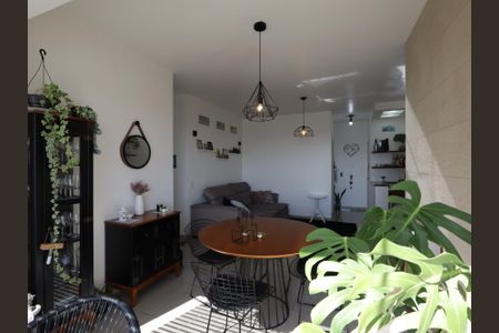 Apartamento à venda com 70m², 2 quartos e 2 vagasSala