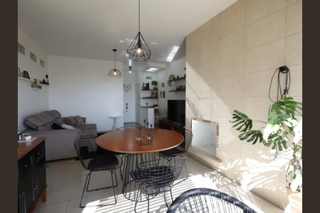 Apartamento à venda com 70m², 2 quartos e 2 vagasSala
