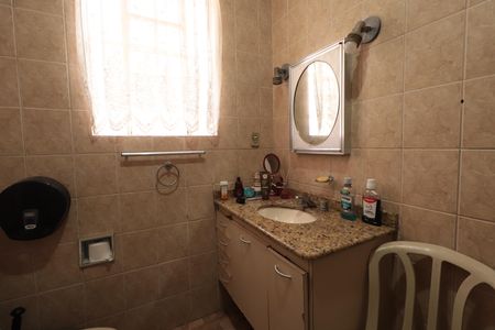 Casa à venda com 240m², 2 quartos e sem vagaBanheiro