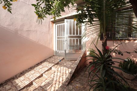 Casa à venda com 240m², 2 quartos e sem vagaEntrada