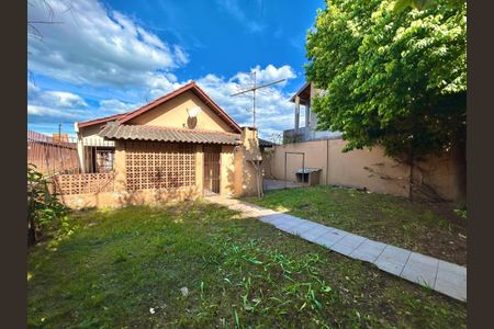 Casa à venda com 60m², 2 quartos e 1 vagaPátio