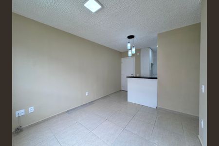 Sala de apartamento à venda com 2 quartos, 43m² em Vargem Pequena, Rio de Janeiro