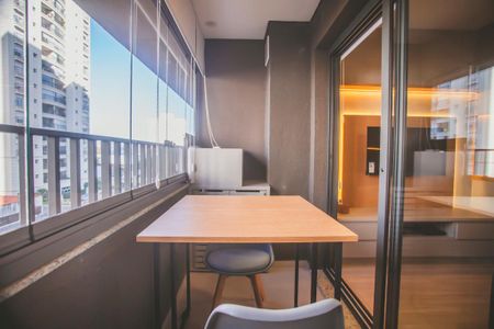 Studio à venda com 26m², 1 quarto e sem vaga Studio à venda com 26m², 1 quarto e sem vagaVaranda