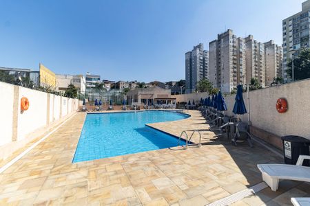 Apartamento à venda com 47m², 2 quartos e 1 vaga Apartamento à venda com 47m², 2 quartos e 1 vagaPiscina - Clube