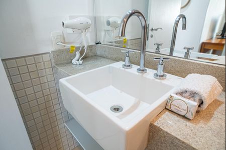 Apartamento à venda com 123m², 2 quartos e 3 vagas Apartamento à venda com 123m², 2 quartos e 3 vagasBanheiro da Suíte