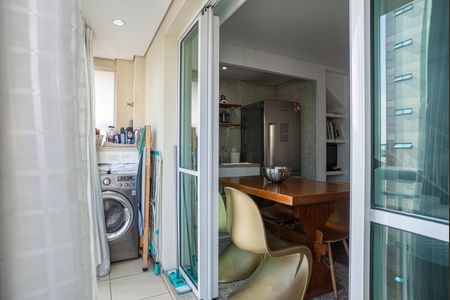 Apartamento à venda com 123m², 2 quartos e 3 vagas Apartamento à venda com 123m², 2 quartos e 3 vagasVaranda da Sala