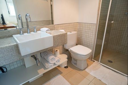 Apartamento à venda com 123m², 2 quartos e 3 vagas Apartamento à venda com 123m², 2 quartos e 3 vagasBanheiro da Suíte