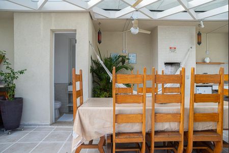 Apartamento à venda com 123m², 2 quartos e 3 vagas Apartamento à venda com 123m², 2 quartos e 3 vagasEspaço Gourmet