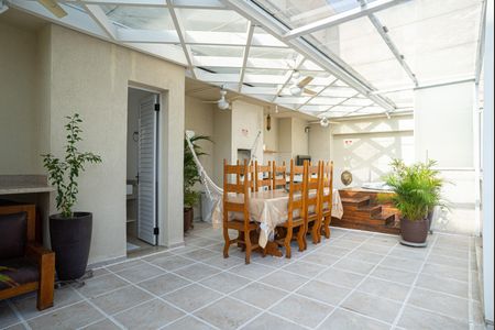 Apartamento à venda com 123m², 2 quartos e 3 vagas Apartamento à venda com 123m², 2 quartos e 3 vagasEspaço Gourmet