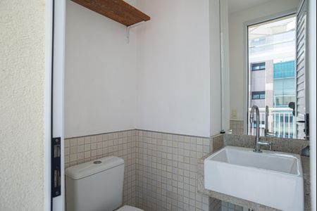 Apartamento à venda com 123m², 2 quartos e 3 vagas Apartamento à venda com 123m², 2 quartos e 3 vagasLavabo do Espaço Gourmet