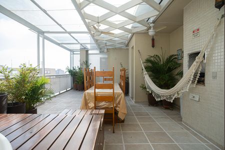 Apartamento à venda com 123m², 2 quartos e 3 vagas Apartamento à venda com 123m², 2 quartos e 3 vagasEspaço Gourmet