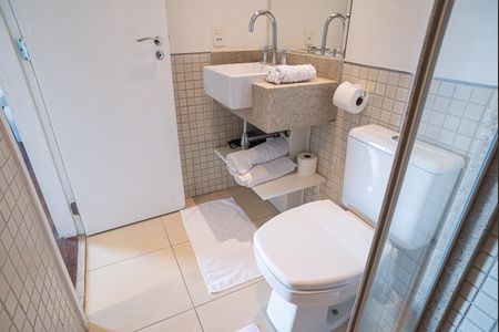 Apartamento à venda com 123m², 2 quartos e 3 vagas Apartamento à venda com 123m², 2 quartos e 3 vagasBanheiro 2