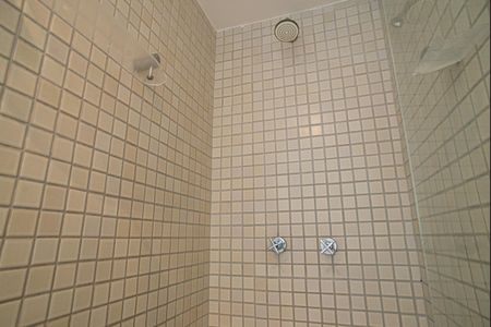 Apartamento à venda com 123m², 2 quartos e 3 vagas Apartamento à venda com 123m², 2 quartos e 3 vagasBanheiro da Suíte