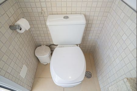 Apartamento à venda com 123m², 2 quartos e 3 vagas Apartamento à venda com 123m², 2 quartos e 3 vagasLavabo do Espaço Gourmet