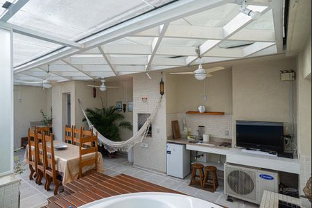 Apartamento à venda com 123m², 2 quartos e 3 vagas Apartamento à venda com 123m², 2 quartos e 3 vagasEspaço Gourmet