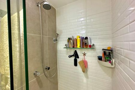 Apartamento à venda com 60m², 2 quartos e 1 vaga Apartamento à venda com 60m², 2 quartos e 1 vagaBanheiro