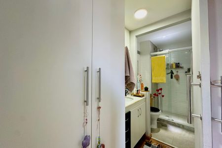 Apartamento à venda com 60m², 2 quartos e 1 vaga Apartamento à venda com 60m², 2 quartos e 1 vagaBanheiro