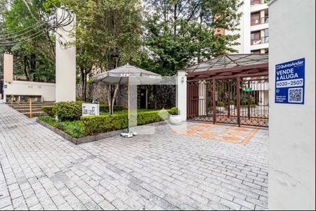 Apartamento à venda com 75m², 3 quartos e 2 vagas Apartamento à venda com 75m², 3 quartos e 2 vagasFachada + Placa
