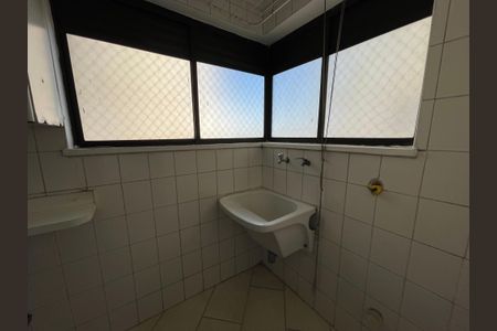 Apartamento à venda com 75m², 3 quartos e 2 vagas Apartamento à venda com 75m², 3 quartos e 2 vagasÁrea de Serviço