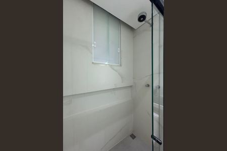 Apartamento à venda com 32m², 1 quarto e sem vaga Apartamento à venda com 32m², 1 quarto e sem vagaBanheiro social