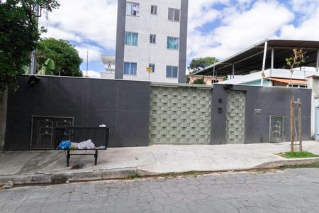 Apartamento à venda com 180m², 2 quartos e 1 vaga Apartamento à venda com 180m², 2 quartos e 1 vagaFachada