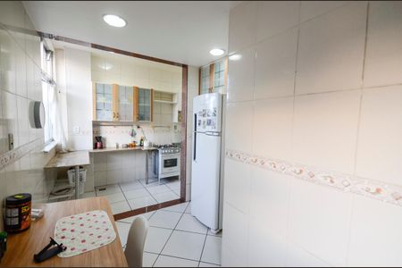 Apartamento à venda com 103m², 3 quartos e 2 vagas Apartamento à venda com 103m², 3 quartos e 2 vagasCozinha
