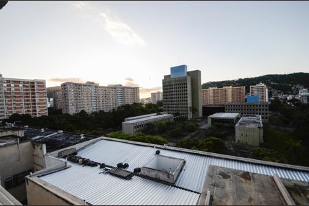 Apartamento à venda com 103m², 3 quartos e 2 vagas Apartamento à venda com 103m², 3 quartos e 2 vagasVista da Suíte