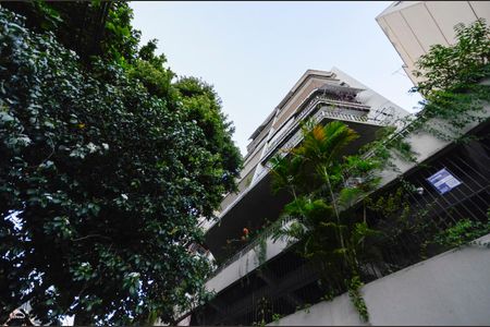 Apartamento à venda com 103m², 3 quartos e 2 vagas Apartamento à venda com 103m², 3 quartos e 2 vagasFachada