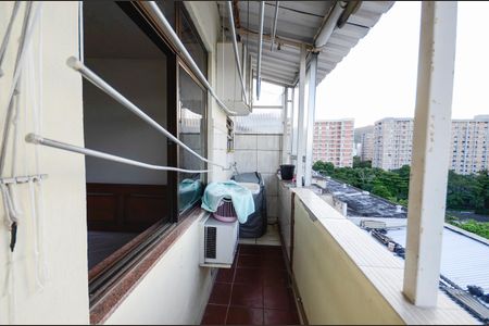 Apartamento à venda com 103m², 3 quartos e 2 vagas Apartamento à venda com 103m², 3 quartos e 2 vagasÁrea de Serviço