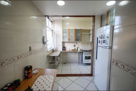 Apartamento à venda com 103m², 3 quartos e 2 vagas Apartamento à venda com 103m², 3 quartos e 2 vagasCozinha