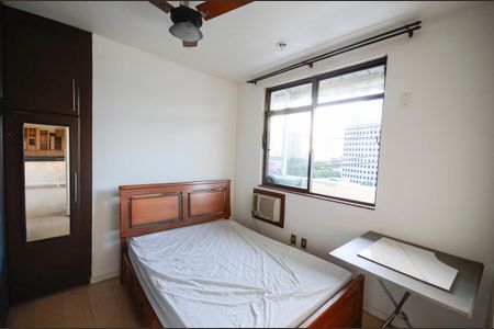 Apartamento à venda com 103m², 3 quartos e 2 vagas Apartamento à venda com 103m², 3 quartos e 2 vagasSuíte