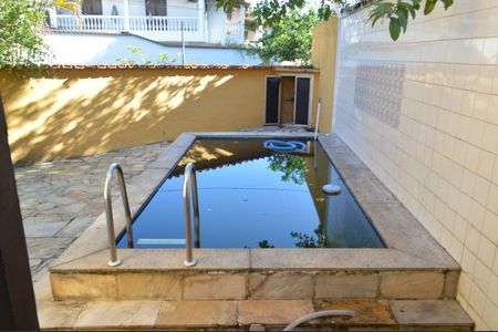 Casa de condomínio para alugar com 243m², 2 quartos e 2 vagas Casa de condomínio para alugar com 243m², 2 quartos e 2 vagasPiscina