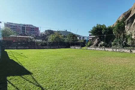 Casa de condomínio para alugar com 243m², 2 quartos e 2 vagas Casa de condomínio para alugar com 243m², 2 quartos e 2 vagasCampo de Futebol
