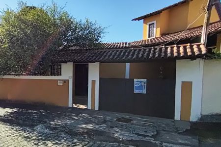 Casa de condomínio para alugar com 243m², 2 quartos e 2 vagas Casa de condomínio para alugar com 243m², 2 quartos e 2 vagasFachada