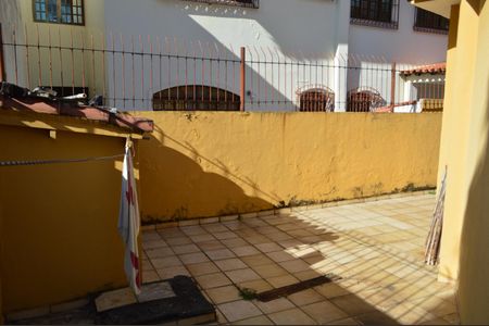 Casa de condomínio para alugar com 243m², 2 quartos e 2 vagas Casa de condomínio para alugar com 243m², 2 quartos e 2 vagasQuintal