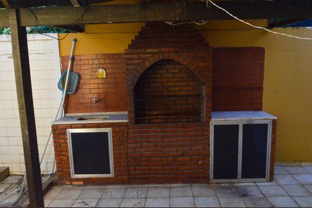 Casa de condomínio para alugar com 243m², 2 quartos e 2 vagas Casa de condomínio para alugar com 243m², 2 quartos e 2 vagasChurrasqueira