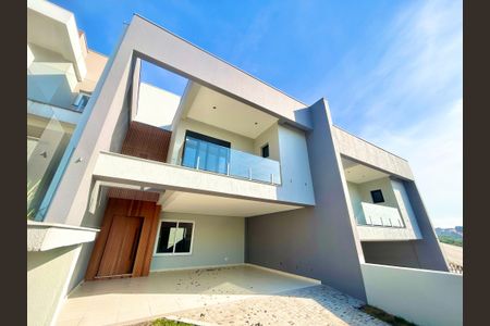 Casa à venda com 162m², 3 quartos e 4 vagasFachada