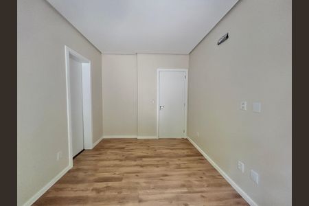 Casa à venda com 162m², 3 quartos e 4 vagasSuíte 2