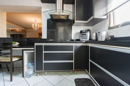 Apartamento à venda com 160m², 4 quartos e 2 vagas Apartamento à venda com 160m², 4 quartos e 2 vagasCozinha